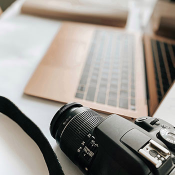 曼城主力表现稳定，保持全胜战绩继续称霸英超